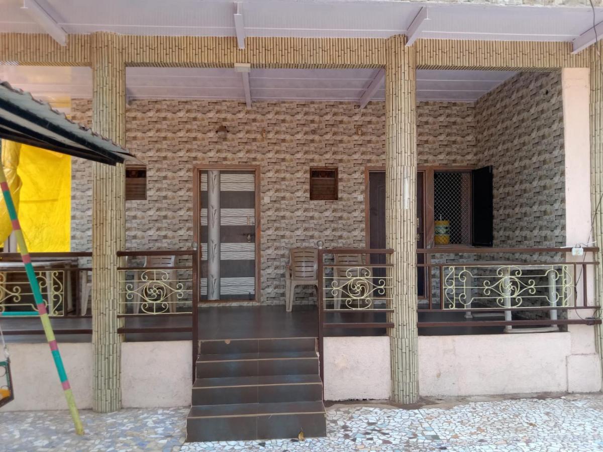 New Alpha House Matheran Hotel Bagian luar foto