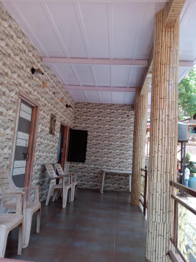 New Alpha House Matheran Hotel Bagian luar foto